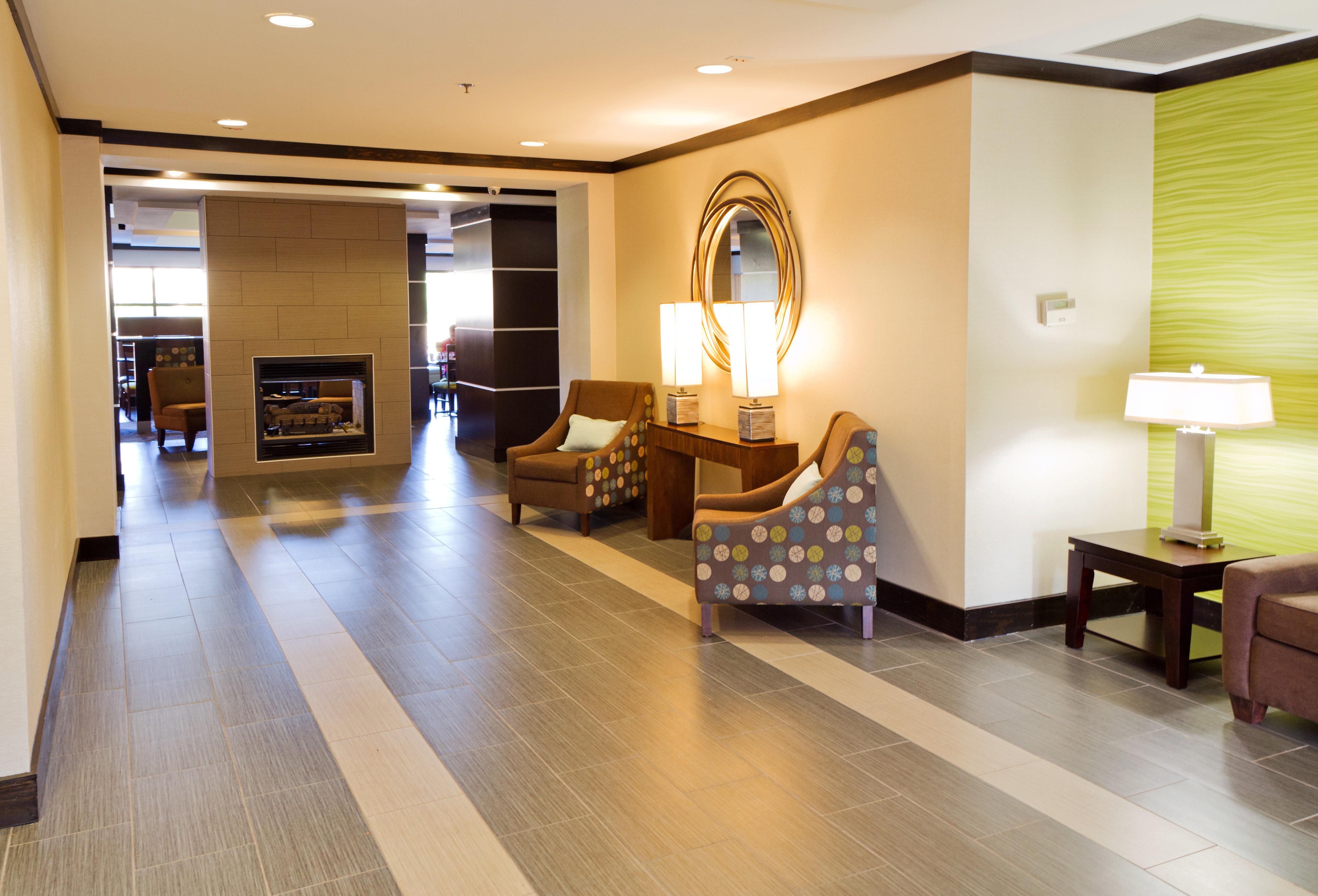 Holiday Inn Express & Suites Greenville-Downtown By Ihg Exterior photo